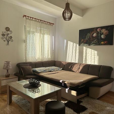Kropa Apartman ポドゴリツァ エクステリア 写真