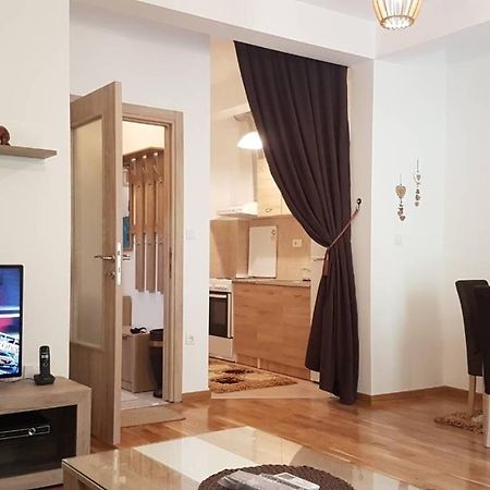 Kropa Apartman ポドゴリツァ エクステリア 写真