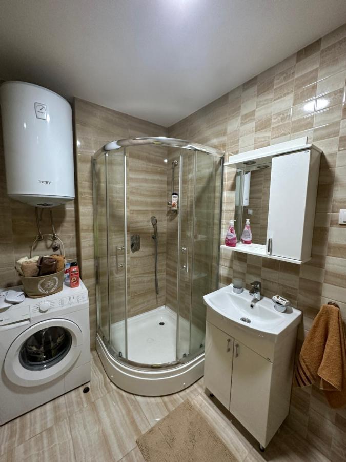 Kropa Apartman ポドゴリツァ エクステリア 写真