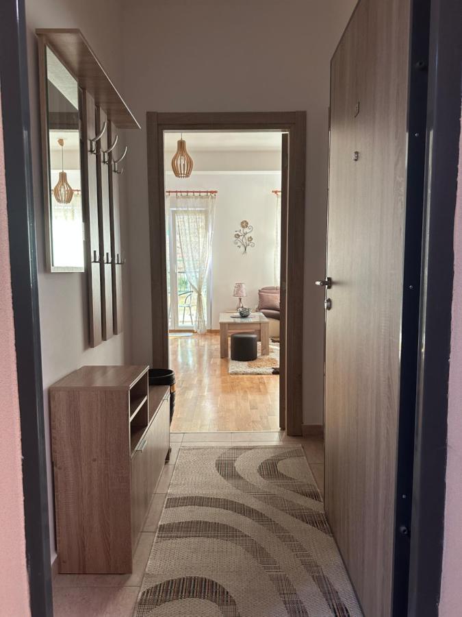 Kropa Apartman ポドゴリツァ エクステリア 写真