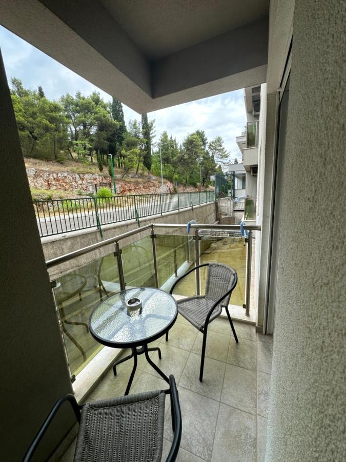 Kropa Apartman ポドゴリツァ エクステリア 写真