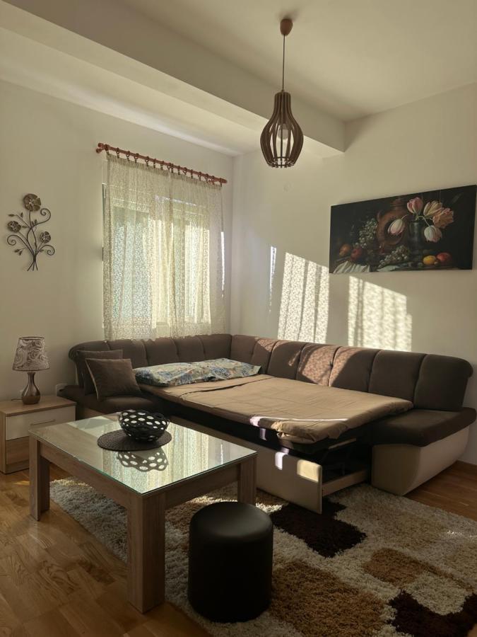 Kropa Apartman ポドゴリツァ エクステリア 写真