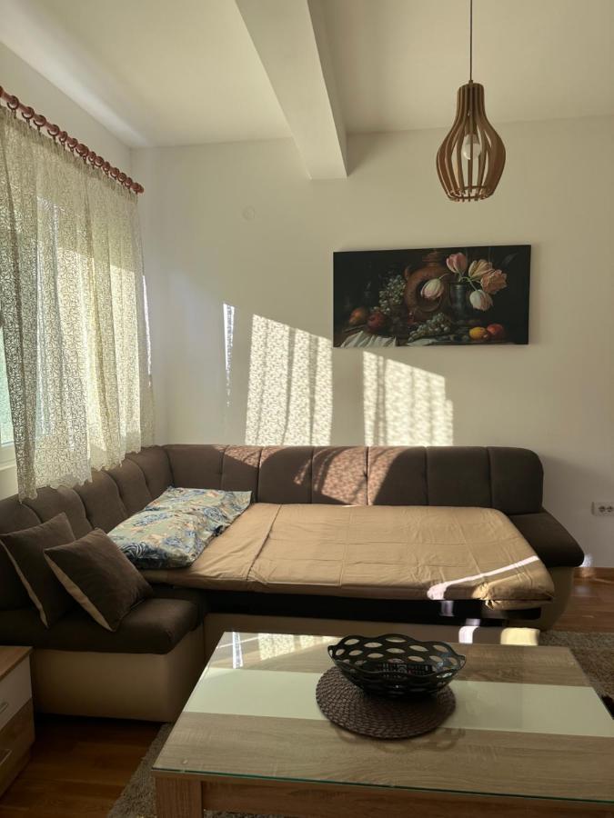 Kropa Apartman ポドゴリツァ エクステリア 写真